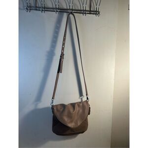 Amelie Galanti zipper bag faux leather tan crossbody strap 11"x9"expandable